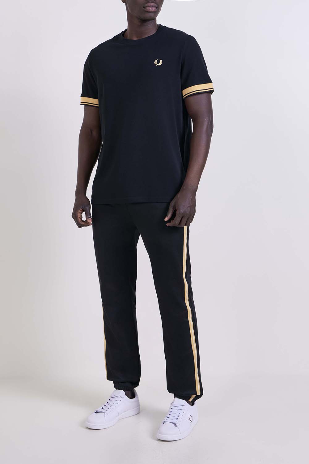 חולצת טי בגזרה ישרה